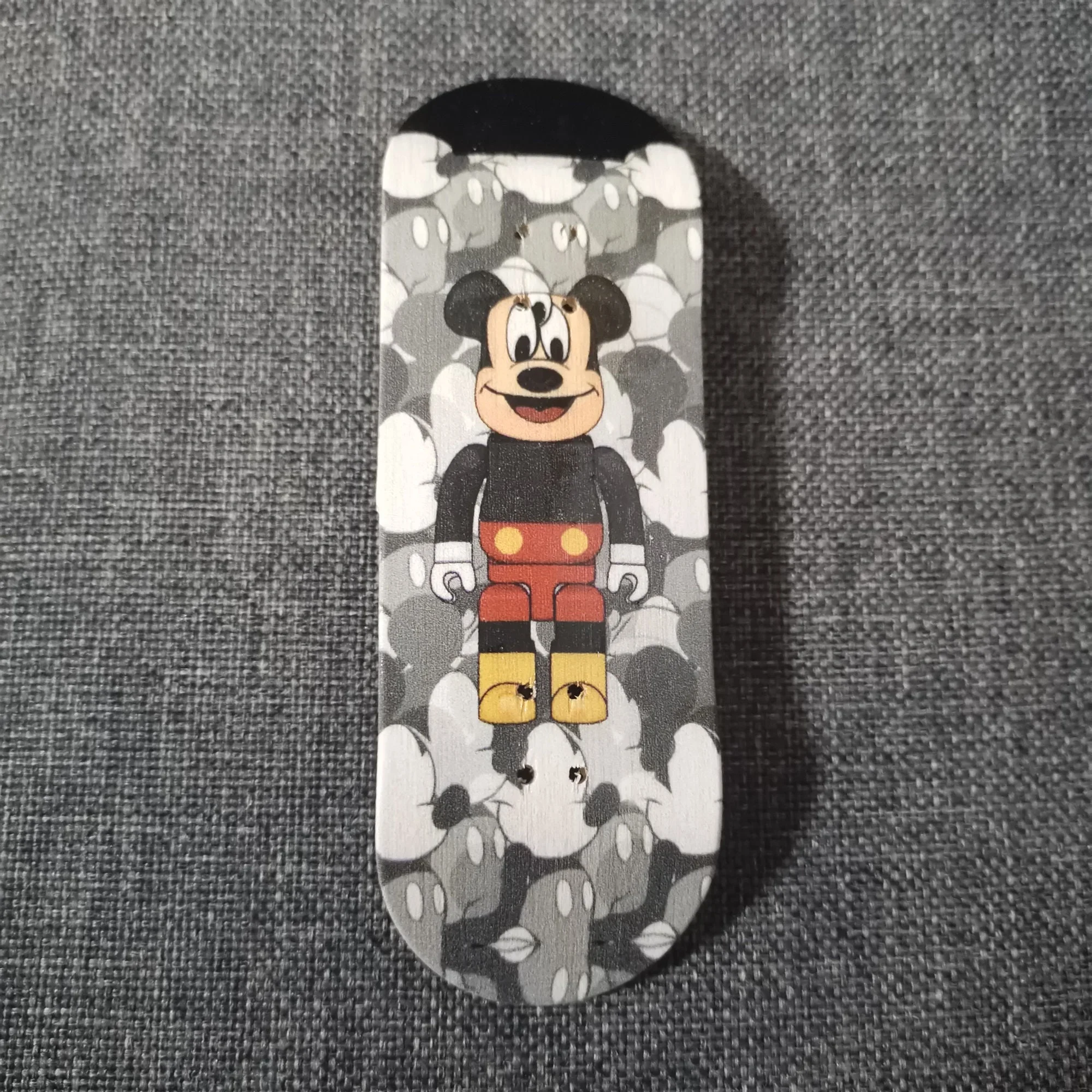 Planche Finger Skate Mickey